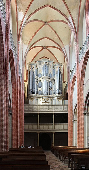 File:Havelberg, Dom, Blick zur Orgel.jpg