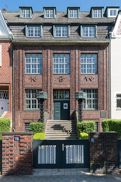 So kommt man zu dem Warburg Haus mit den Öffentlichen - Mehr zum Ort Hier