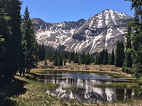 Vedere din traseul Sharkstooth Trail.