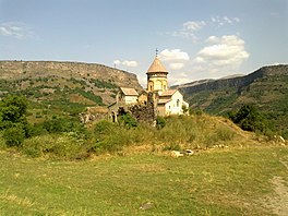 Hnevank Monastery 2011.jpg