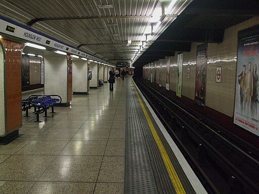 Hounslow West stn eastbound look west