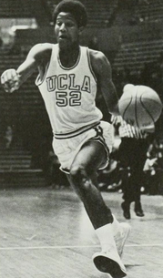 Jamaal Wilkes na equipe de calouros da UCLA.png