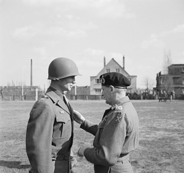 Gavin receiving the Distinguished Service Order from British Field Marshal Sir Bernard Montgomery in Mönchengladbach on March 21, 1945.