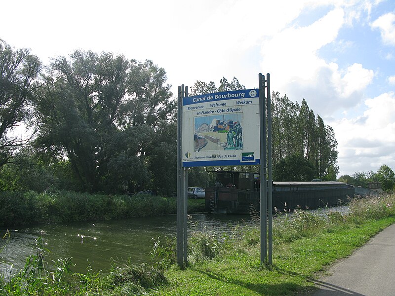 File:Jielbeaumadier canal de bourbourg coppenaxfort 1 2010.jpg