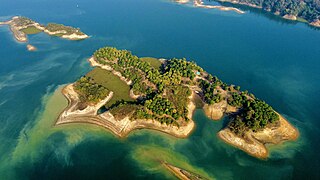 <span class="mw-page-title-main">Kaptai Lake</span> Man-made lake in Bangladesh