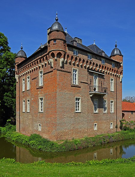 Kerpen Schloss Loersfeld Wasserburg 02