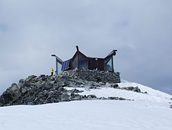 Galdhøpiggen: Geologi, Historie, Adkomst