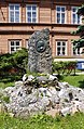 Čeština: Socha Miroslava Tyrše před zámkem v Komárově English: Statue of Miroslav Tyrš in Komárov, Czech Republic