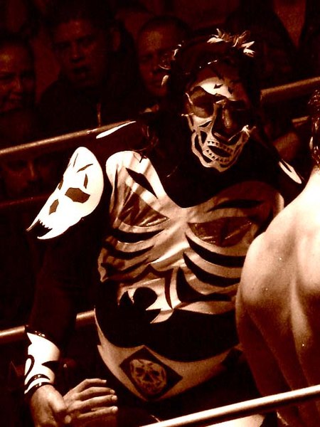 La Parka during a wrestling match