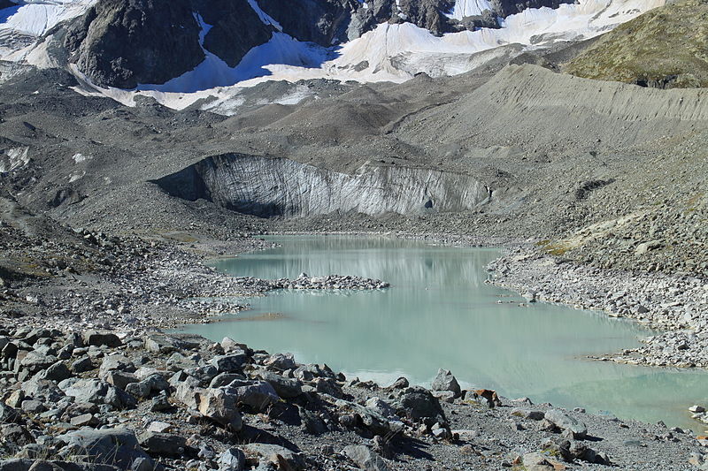 File:Lac du Glacier d'Arsine, Le Monêtier-les-Bains 03.JPG
