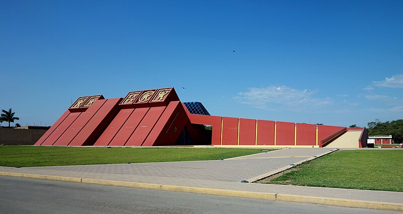 File:Lambayeque museo tumbas reales de sipan.jpg