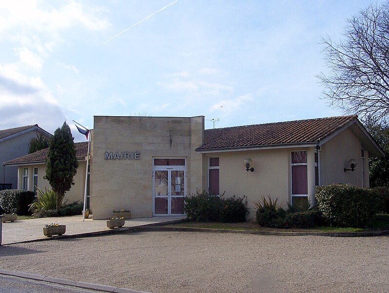 File:Lamothe-Landerron Mairie.JPG