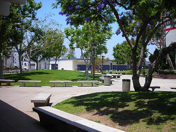 Los Alamitos High School