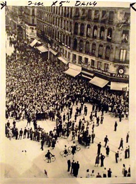 File:Lyon 14 juillet 1942.jpg