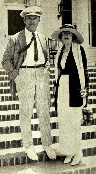 File:Mabel Normand & Thomas Ince - Oct 1919 FF.jpg