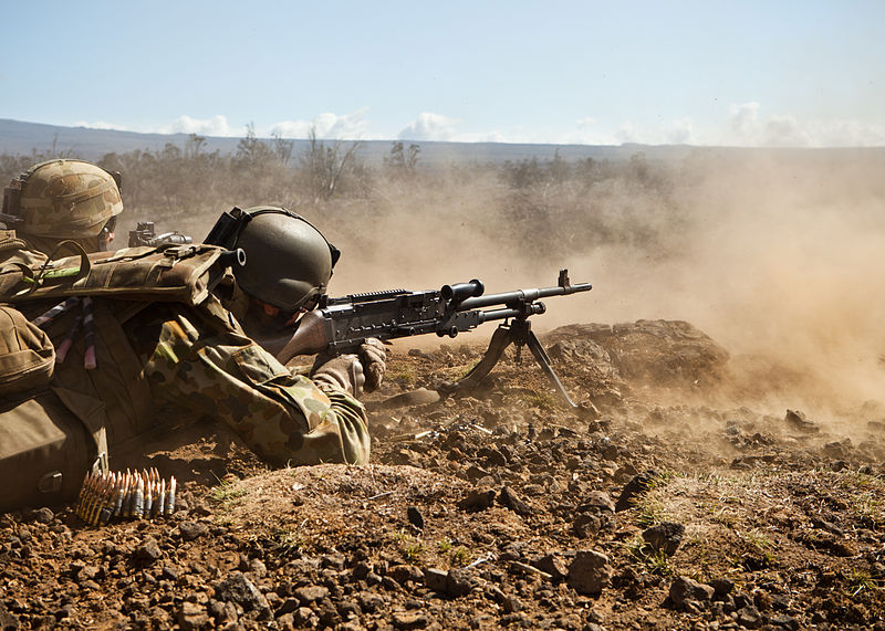 File:Machine gun team from 1 RAR during RIMPAC 2012.JPG