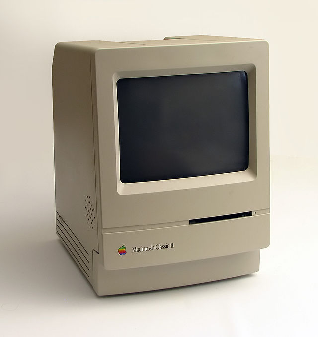 年末出血大サービスですマッキントッシュ Macintosh Classic Ⅱ