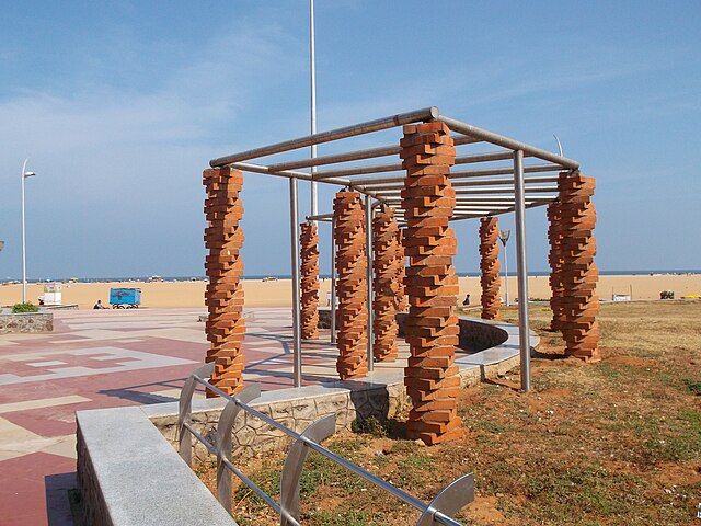 File:MarinaBeach_Decorative_Installations.jpg