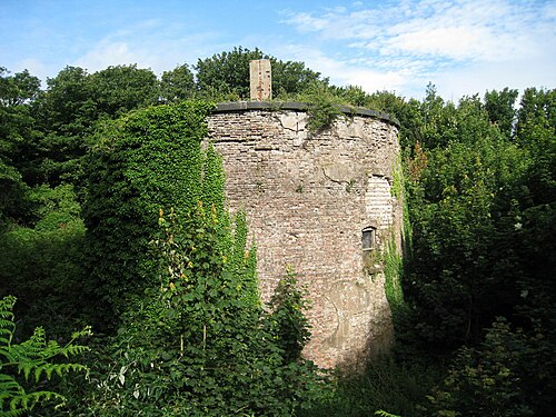 Martello Tower number 7, Folkestone - geograph.org.uk - 1969948.jpg