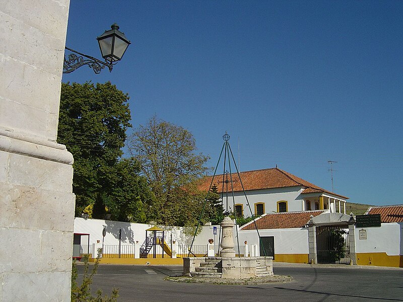 File:Meca - Alenquer ( Portugal )3.jpg