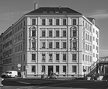 Mehrfamilienhaus Herrnhuter Straße 2 (monochrom).jpg