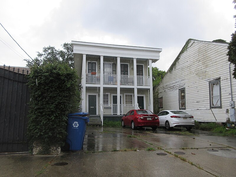 File:Melpomene Street, LGD, New Orleans, rainy day in August, 2021 - 02.jpg