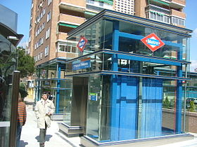 Vchod do stanice Pinar de Chamartín