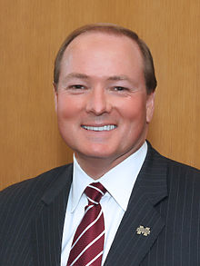 Mississippi State Universitys præsident Mark E. Keenum.jpg