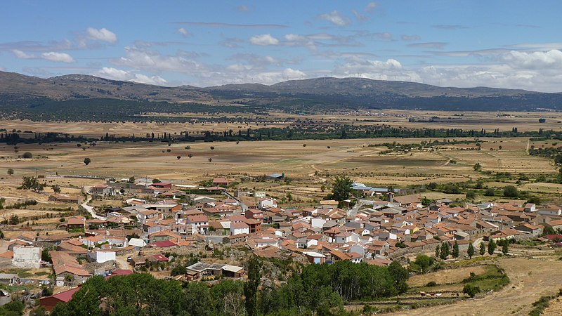 File:Muñotello vista desde pandero mozas.jpg