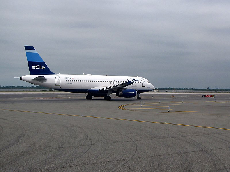 File:N637JB (7392250570).jpg