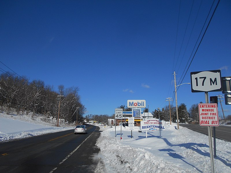 File:NY 17M at NY 17 in Woodbury.jpg