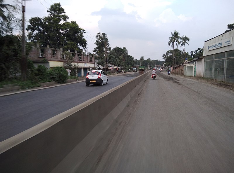 File:National Highway 12 (Old NH 34) at Barasat, North 24 Parganas, 2020-10-12.jpg