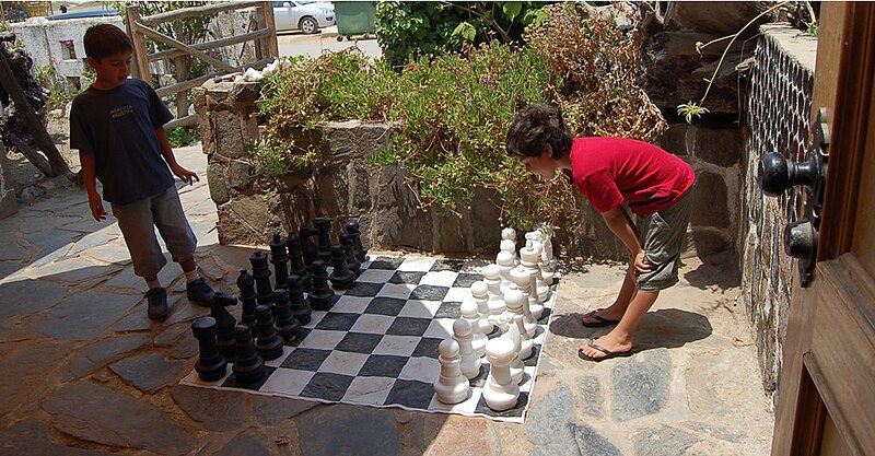 File:Ninos ajedrez.jpg