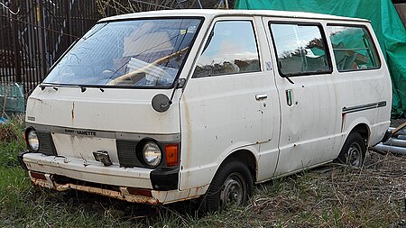 Nissan Sunny Vanette 101.JPG