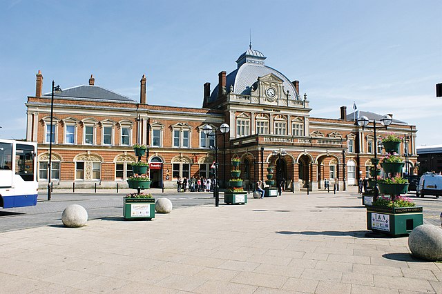 Norwich railway station in 2008