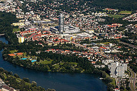 Tullnau to the east with the Business Tower already in the Mögeldorf district