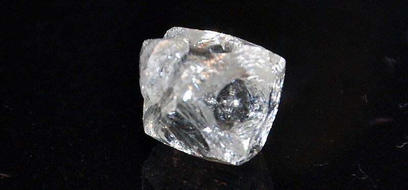 File:Octahedral diamond (Sierra Leone, Africa) 2 (17872081458).jpg