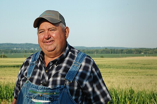 Một bức ảnh về David Brandt, người nông dân Mỹ, xuất hiện trong nhiều meme Internet Hình: Dianne Johnson, Bộ Nông nghiệp Hoa Kỳ