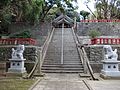 The steep staircases of Orihata-jinja Shinto shrine approaching to the hall of worship (haiden). 織幡神社参道