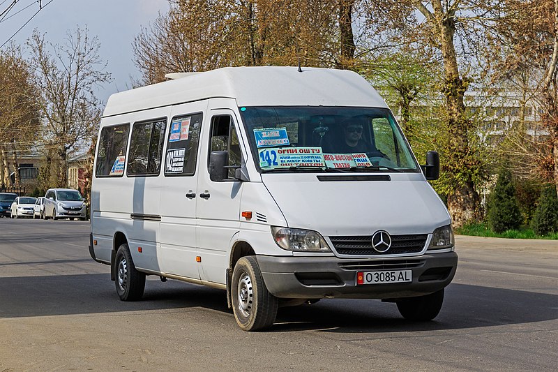 File:Osh 03-2016 img20 minibus.jpg