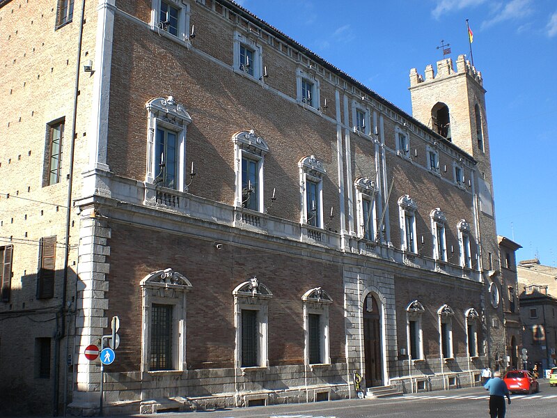 File:Osimo Comune.jpg