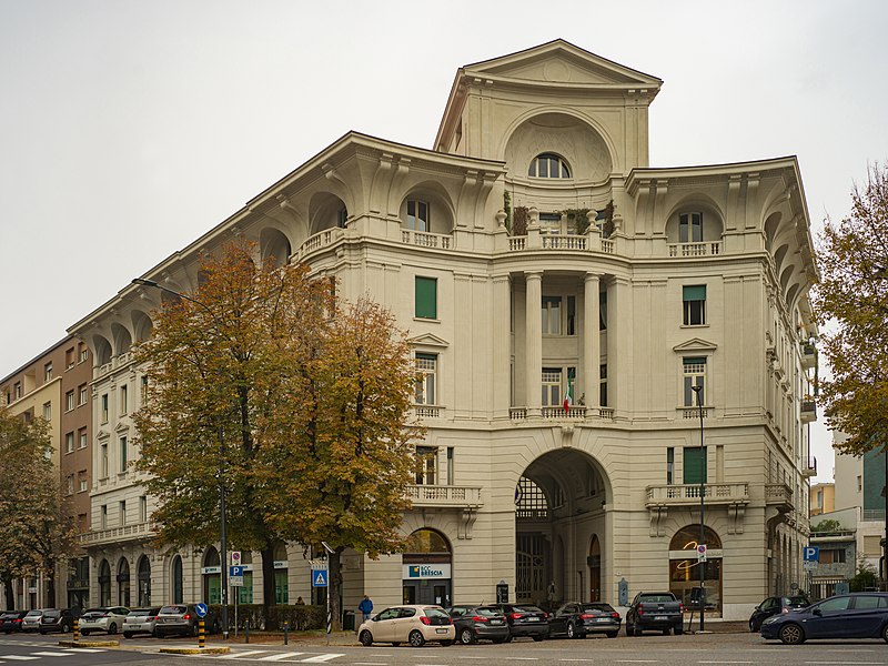 File:Palazzo Bertolotti Brescia.jpg