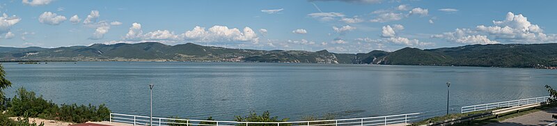 File:Pano-Donau-Danube.jpg