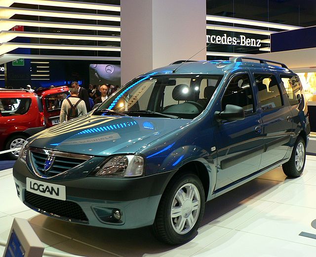 File:Paris 2006 - Dacia Logan break.JPG - Wikipedia