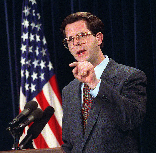 File:Pete Williams at a press conference, January 1991.jpg