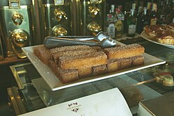 Picatostes-Café de Oriente (مادرید) .jpg