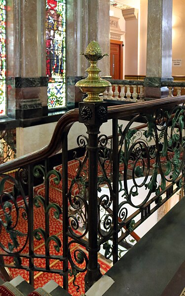 File:Pineapple finial, Birkenhead Town Hall.jpg