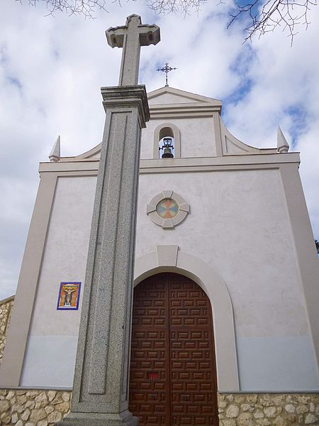 File:Pinto - Ermita del Santisimo Cristo del Calvario 2.JPG