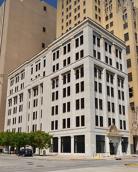 File:Pioneer Building in Oklahoma City (2021).jpg