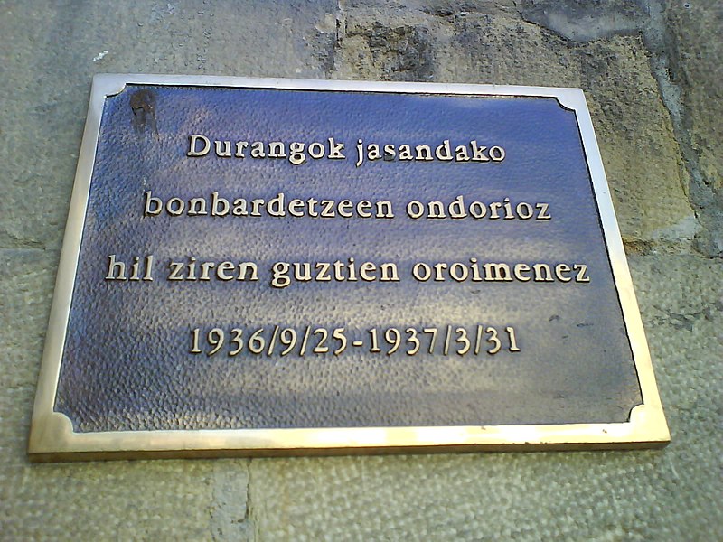 File:Placa bombardeo Durango.JPG